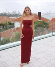 Load image into Gallery viewer, Natalie Rolt Margot Gown - Size 8