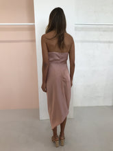 Load image into Gallery viewer, One Fell Swoop Le Luxe Midi Dress - Size 6